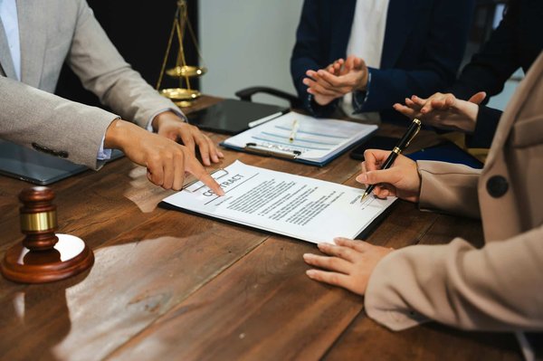 Avocat en droit du travail à Versailles : conseils pour trouver celui qu'il vous faut